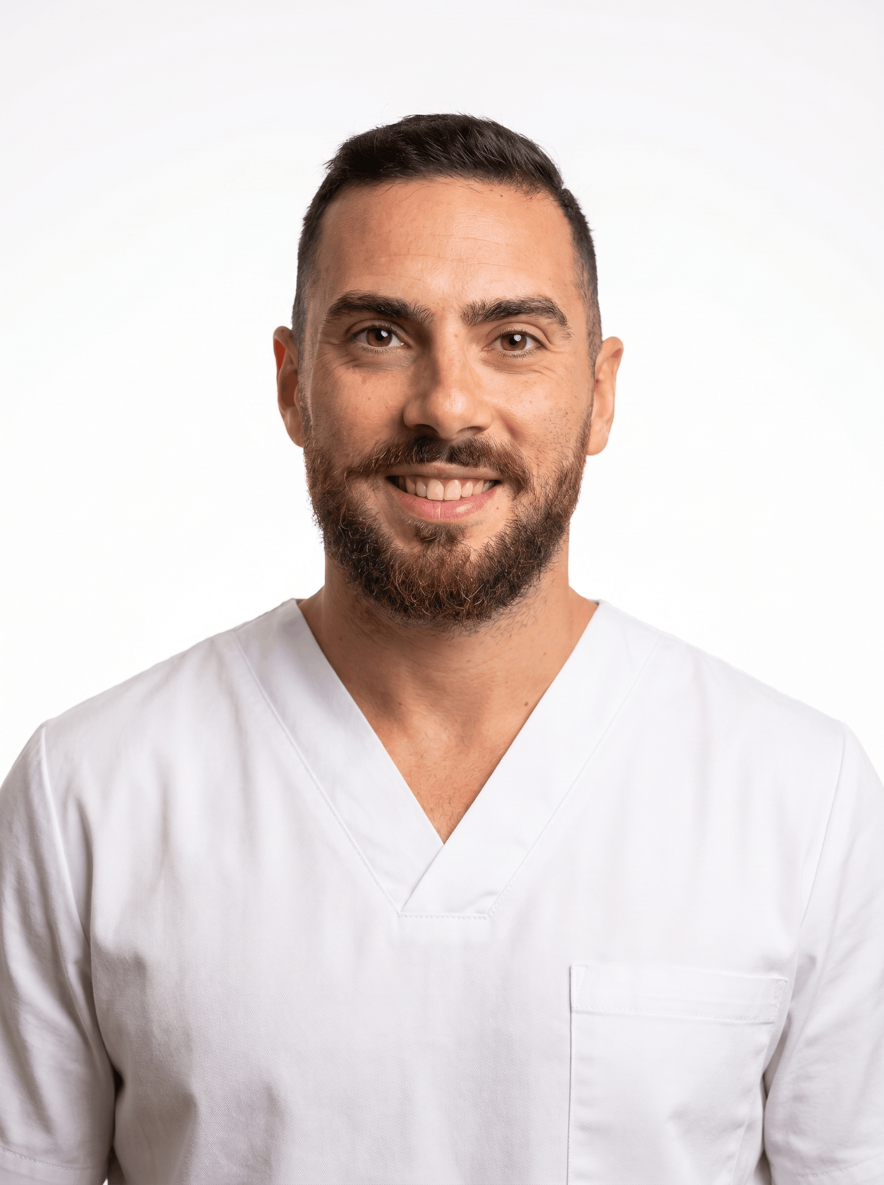 Dott. Riccardo Emanuele Volpi — Osteopata e Massofisioterapista nel suo studio a Milano